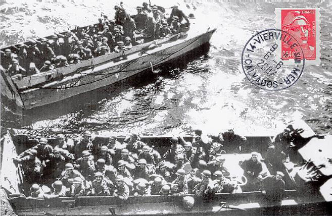 49 - Les oprations terrestres : Les soldats amricains prennent place dans les pniches de dbarquement 3