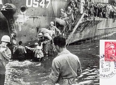 132 -  Les renforts en hommes et en matriels ne cessent d'affluer sur les plages 4