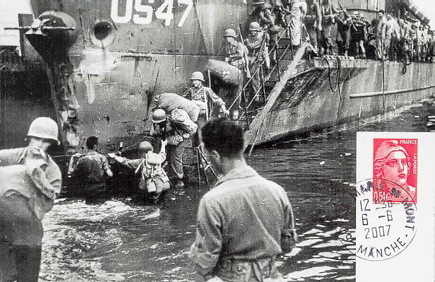 132 -  Les renforts en hommes et en matriels ne cessent d'affluer sur les plages 4