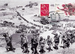 141 - Les renforts en hommes et en matriels ne cessent d'affluer sur les plages 13