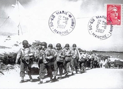 142 -  Les renforts en hommes et en matriels ne cessent d'affluer sur les plages 14