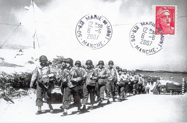 142 -  Les renforts en hommes et en matriels ne cessent d'affluer sur les plages 14