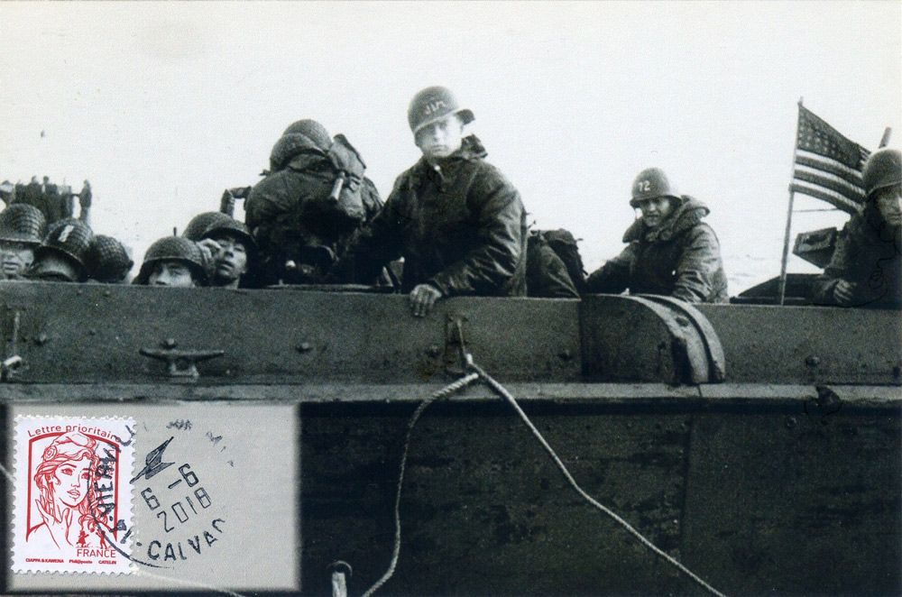 51 - Les oprations terrestres : Les soldats amricains prennent place dans les pniches de dbarquement 5