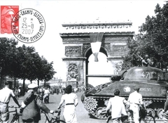 61 - Les parisiens fraternisent avec leurs librateurs 2