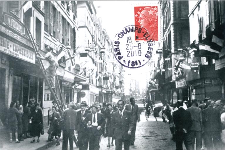 72 -  Les Parisiens pavoisent les rues de la capitale 2