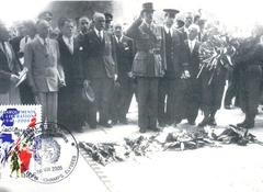 78 -  Le Gnral de Gaulle salue la tombe du Soldat Inconnu 2